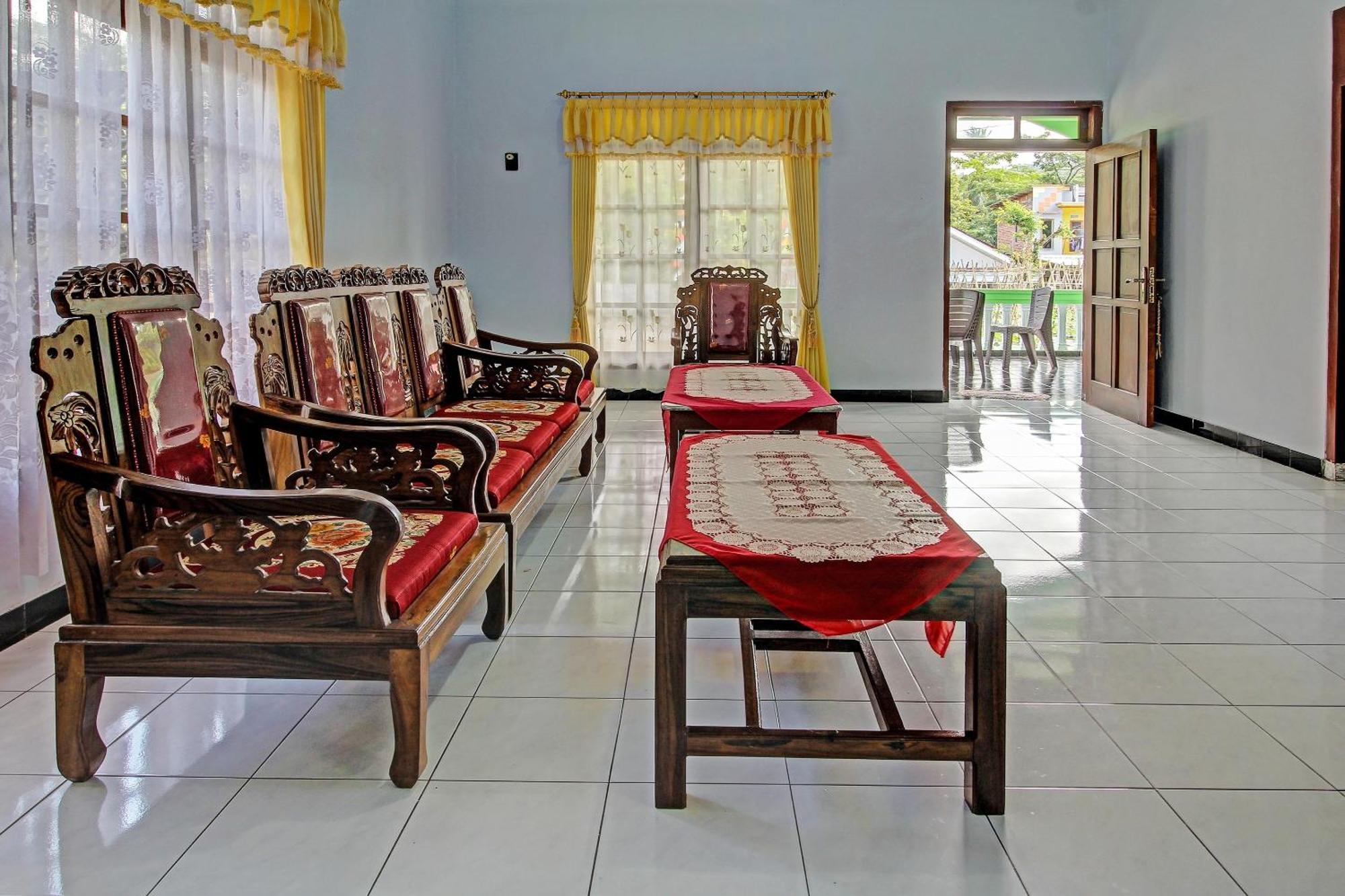 Spot On 91214 Desa Wisata Pandean Hotel Trenggalek Exterior photo