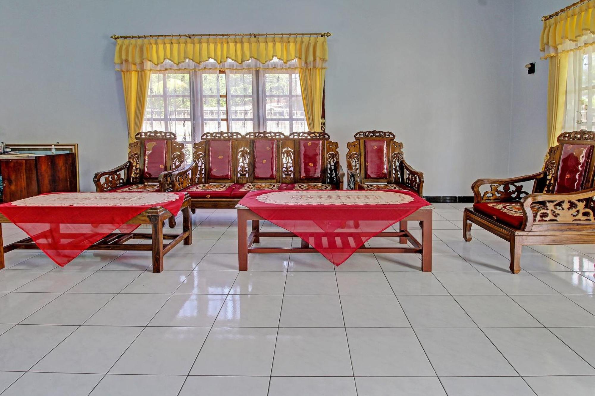 Spot On 91214 Desa Wisata Pandean Hotel Trenggalek Exterior photo